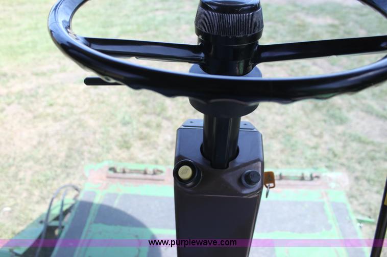 image for item F3326 1990 John Deere 9600 combine