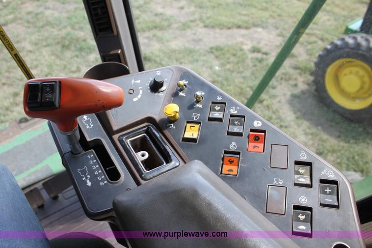 image for item F3326 1990 John Deere 9600 combine