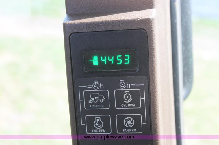 image for item F3326 1990 John Deere 9600 combine