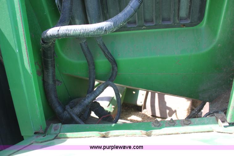 image for item F3326 1990 John Deere 9600 combine