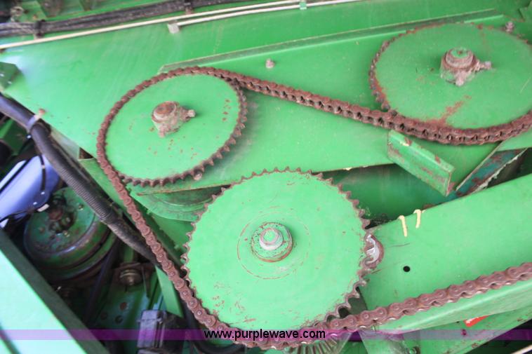 image for item F3326 1990 John Deere 9600 combine