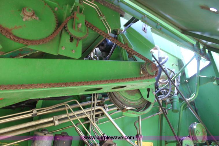 image for item F3326 1990 John Deere 9600 combine