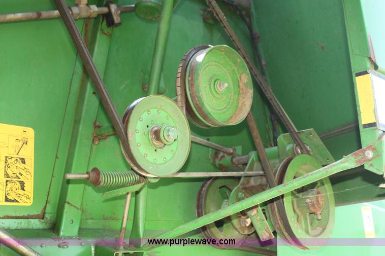 image for item F3326 1990 John Deere 9600 combine