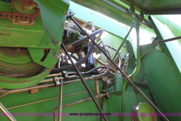 image for item F3326 1990 John Deere 9600 combine