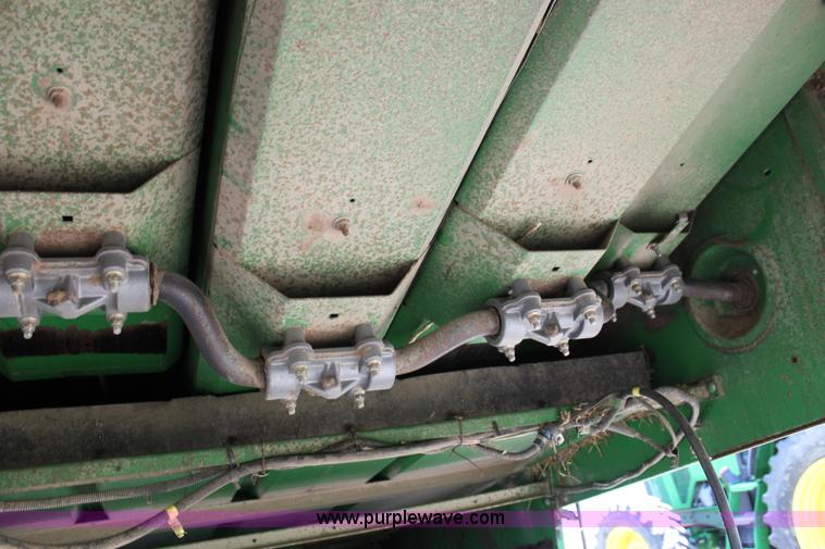 image for item F3326 1990 John Deere 9600 combine