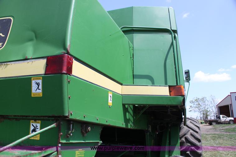 image for item F3326 1990 John Deere 9600 combine