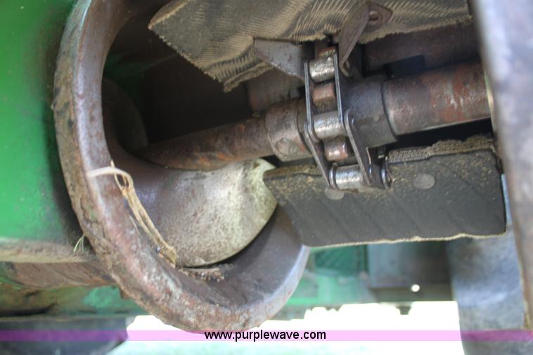 image for item F3326 1990 John Deere 9600 combine