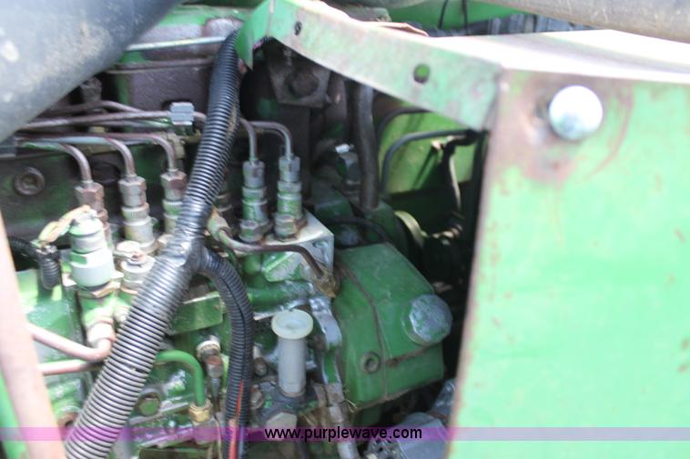 image for item F3326 1990 John Deere 9600 combine