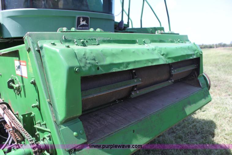 image for item F3326 1990 John Deere 9600 combine