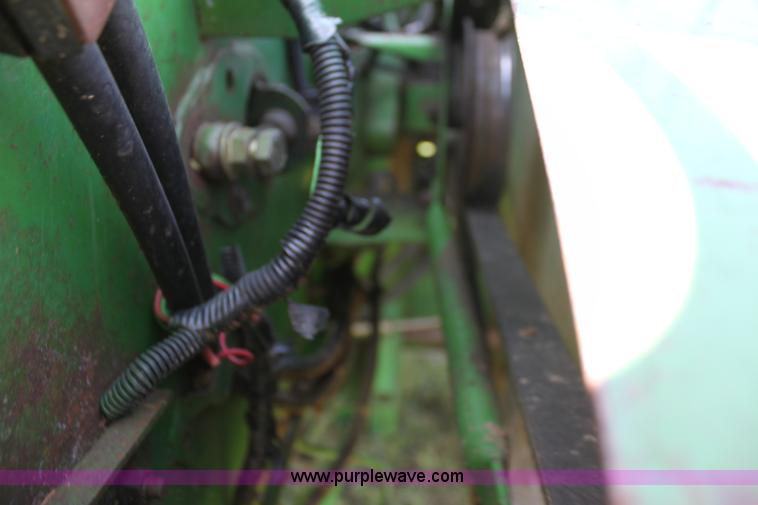 image for item F3326 1990 John Deere 9600 combine