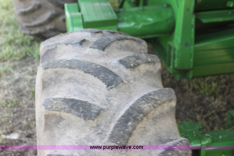 image for item F3326 1990 John Deere 9600 combine