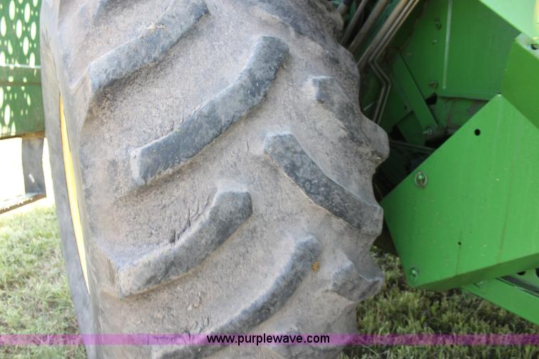 image for item F3326 1990 John Deere 9600 combine