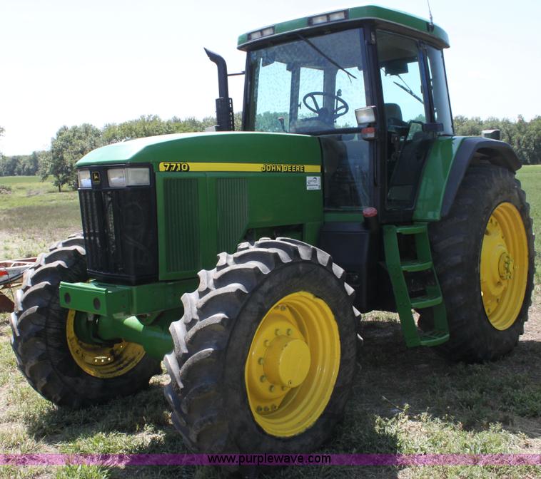 image for item F3327 1999 John Deere 7710 MFWD tractor