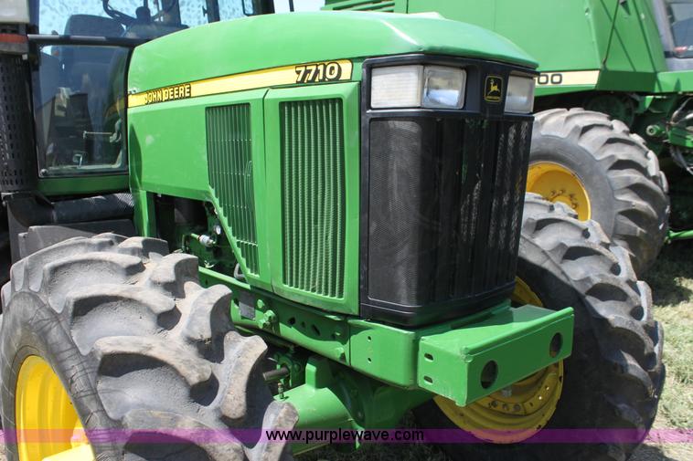 image for item F3327 1999 John Deere 7710 MFWD tractor