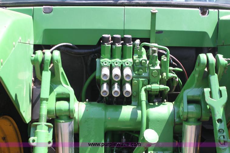 image for item F3327 1999 John Deere 7710 MFWD tractor