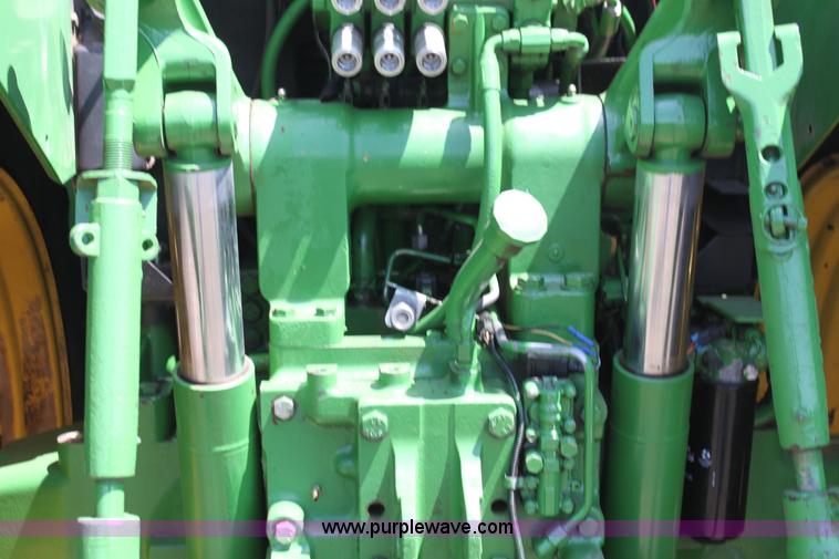 image for item F3327 1999 John Deere 7710 MFWD tractor