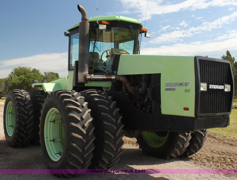 image for item F3338 1986 Steiger Bearcat 1000 4WD tractor