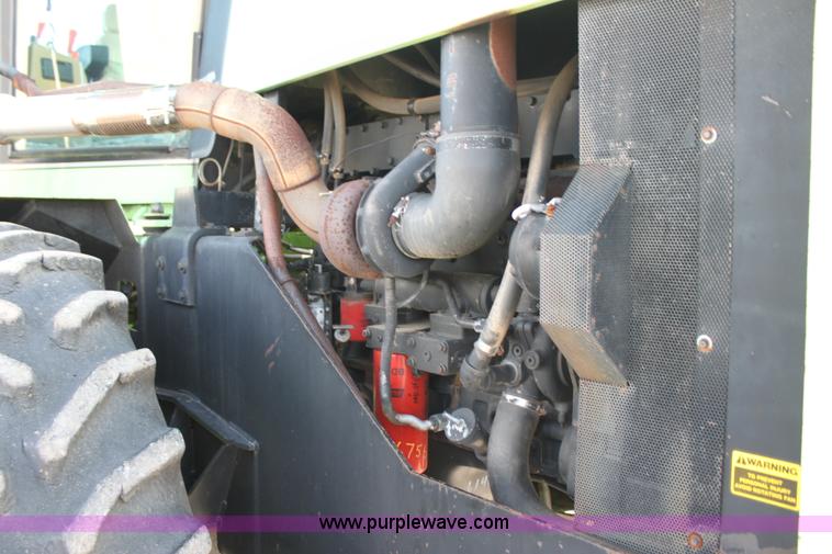 image for item F3338 1986 Steiger Bearcat 1000 4WD tractor