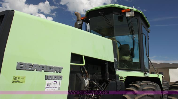 image for item F3338 1986 Steiger Bearcat 1000 4WD tractor