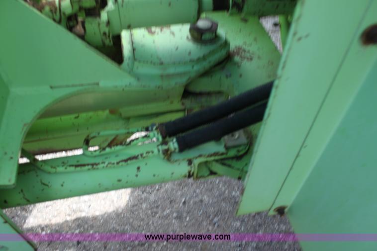 image for item F3338 1986 Steiger Bearcat 1000 4WD tractor