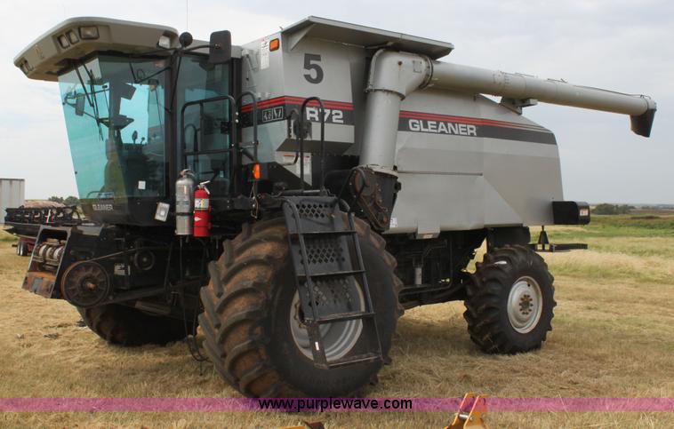 image for item F3342 2001 Gleaner R72 RWA combine