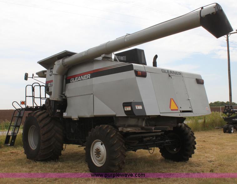 image for item F3342 2001 Gleaner R72 RWA combine