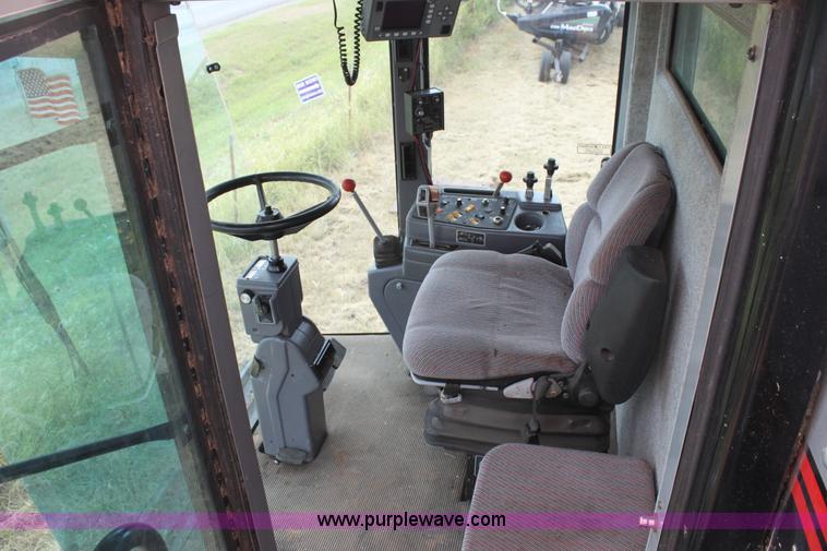 image for item F3342 2001 Gleaner R72 RWA combine