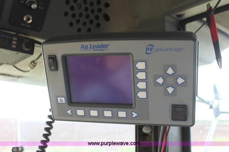 image for item F3342 2001 Gleaner R72 RWA combine