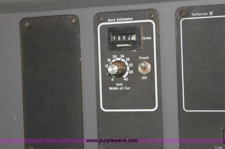 image for item F3342 2001 Gleaner R72 RWA combine