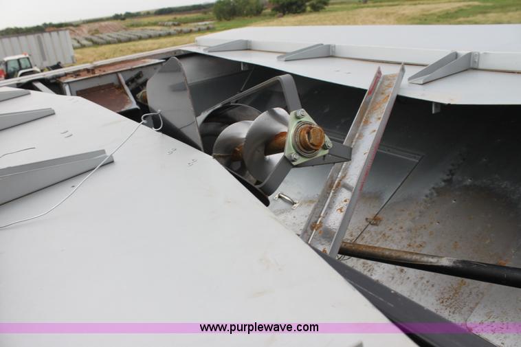 image for item F3342 2001 Gleaner R72 RWA combine