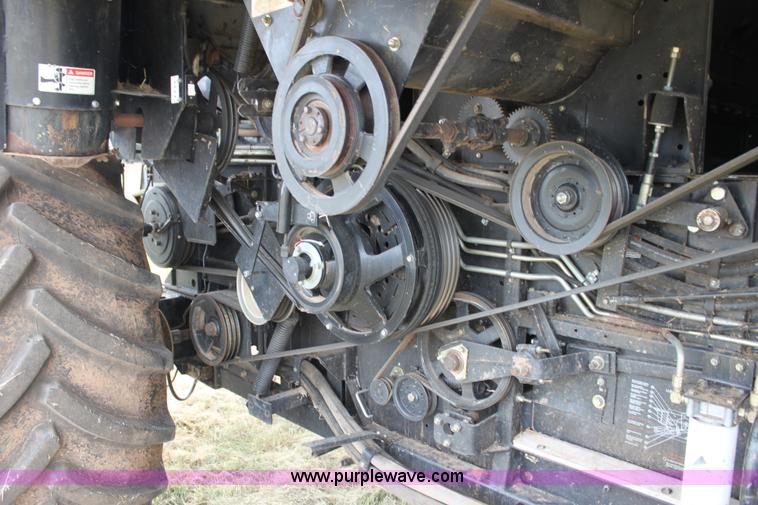 image for item F3342 2001 Gleaner R72 RWA combine