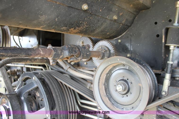 image for item F3342 2001 Gleaner R72 RWA combine