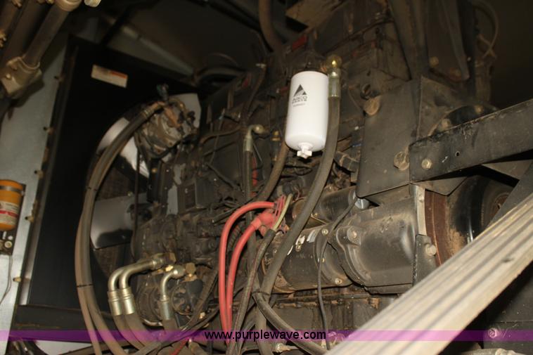 image for item F3342 2001 Gleaner R72 RWA combine