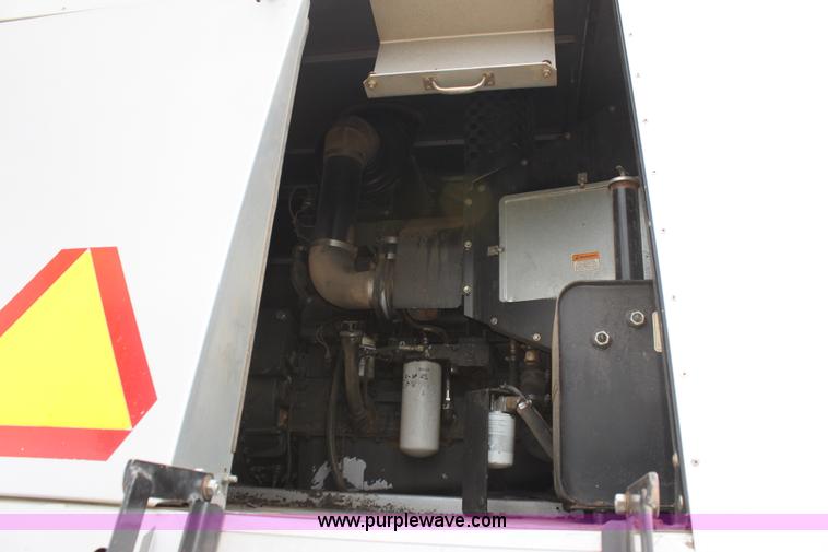 image for item F3342 2001 Gleaner R72 RWA combine