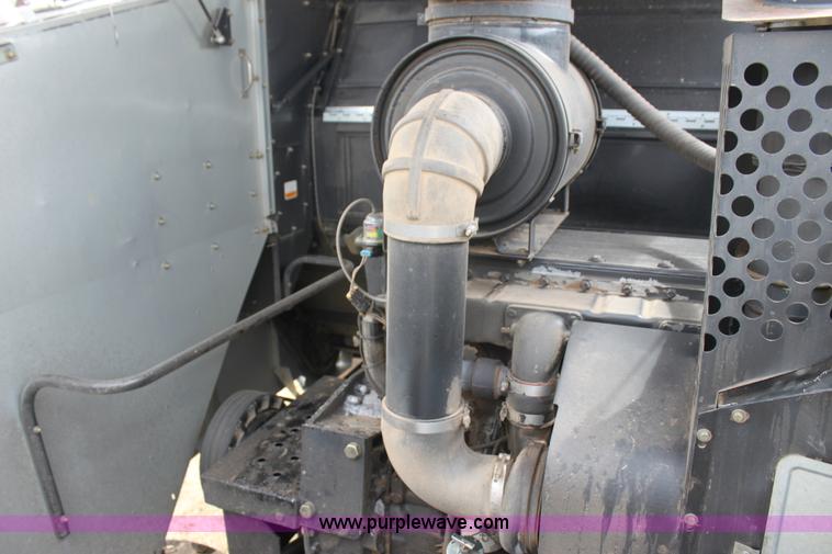 image for item F3342 2001 Gleaner R72 RWA combine