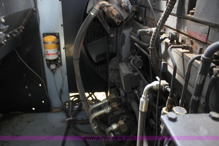 image for item F3342 2001 Gleaner R72 RWA combine