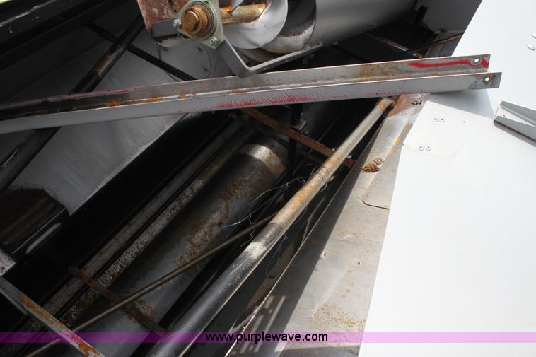 image for item F3342 2001 Gleaner R72 RWA combine