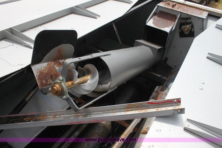 image for item F3342 2001 Gleaner R72 RWA combine