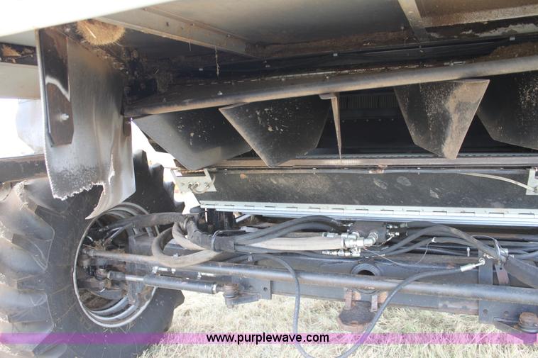 image for item F3342 2001 Gleaner R72 RWA combine