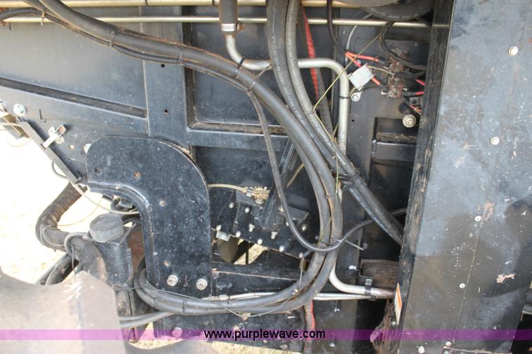 image for item F3342 2001 Gleaner R72 RWA combine