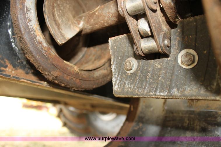 image for item F3342 2001 Gleaner R72 RWA combine