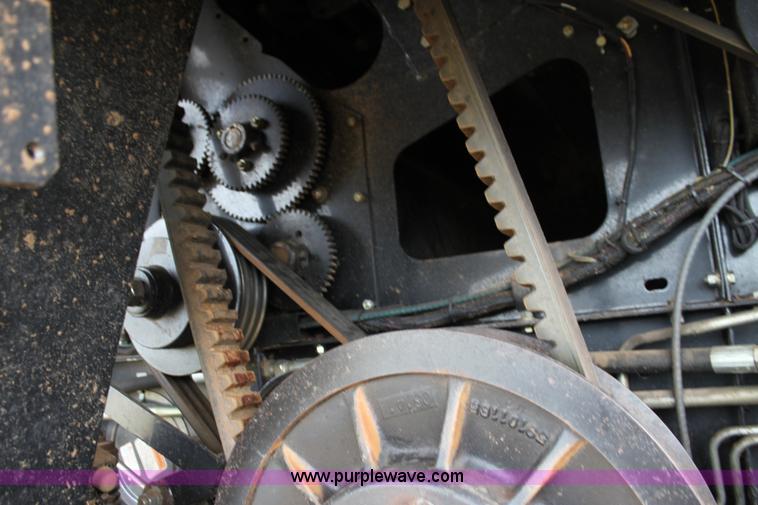 image for item F3342 2001 Gleaner R72 RWA combine