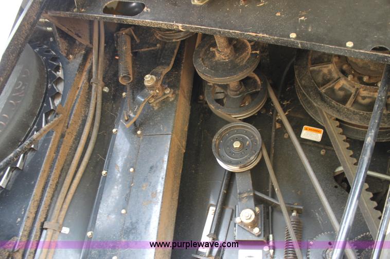 image for item F3342 2001 Gleaner R72 RWA combine