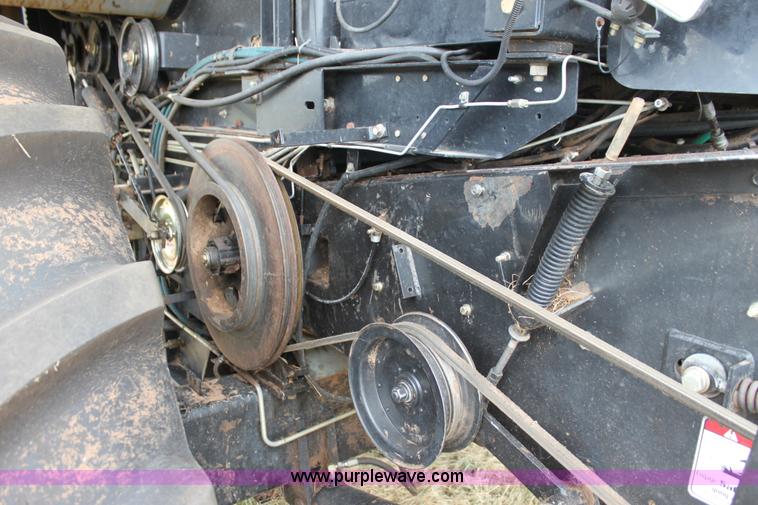 image for item F3342 2001 Gleaner R72 RWA combine