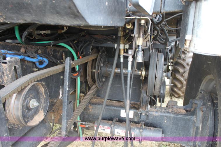 image for item F3342 2001 Gleaner R72 RWA combine