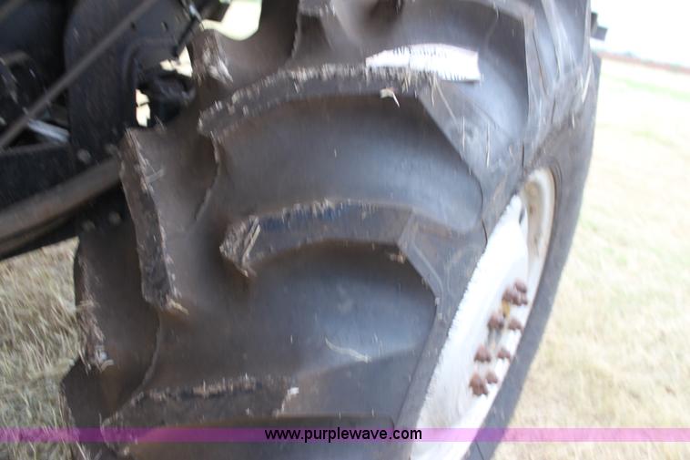 image for item F3342 2001 Gleaner R72 RWA combine