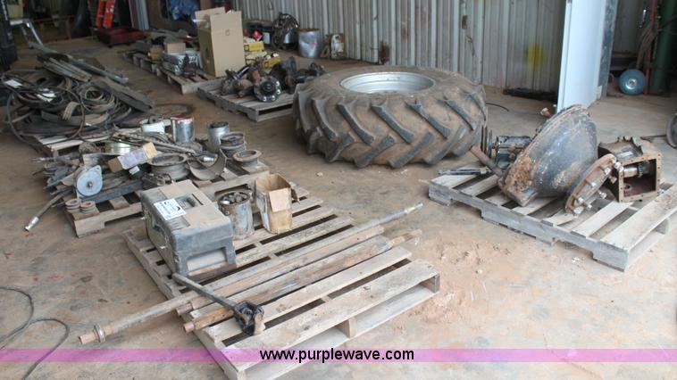 image for item F3349 Assorted Gleaner combine parts