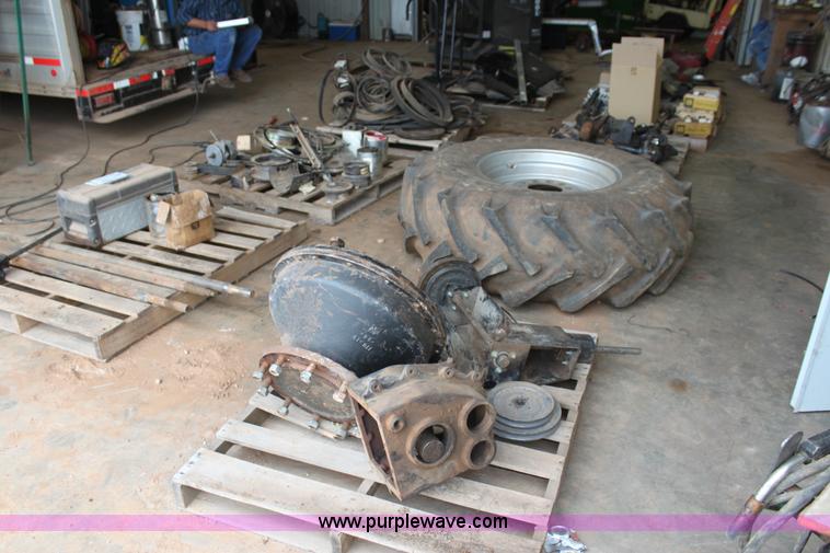 image for item F3349 Assorted Gleaner combine parts