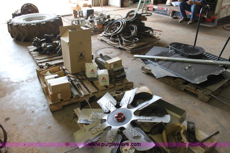 image for item F3349 Assorted Gleaner combine parts