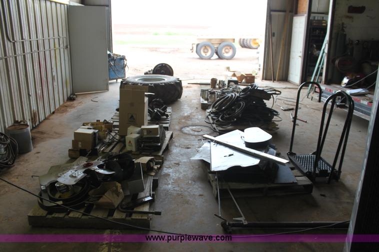 image for item F3349 Assorted Gleaner combine parts